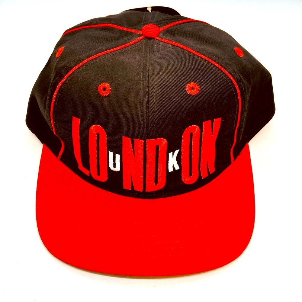 NWT VTG London UK Snapback Hat Cap Black Red Souvenir Tourist 1990's OSFA Taiwan